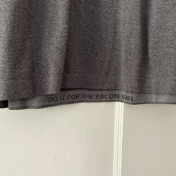 LuluLemon Metal Vent Teck Short-Sleeve - Picture 4 of 10